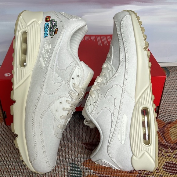 Nike WMNS Air Max 90 SE
Sail/Cashmere/Team Gold/ Sail
Women's Shoes
FD0867-133 - Picture 12 of 16
